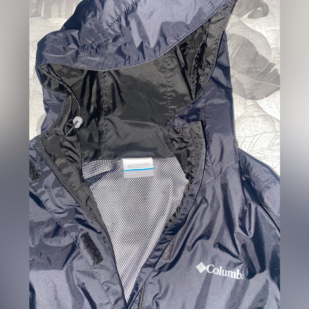 Columbia womens windbreaker jacket